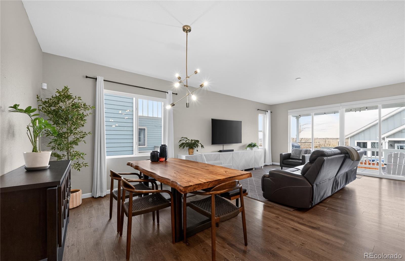 544 W 174th Place