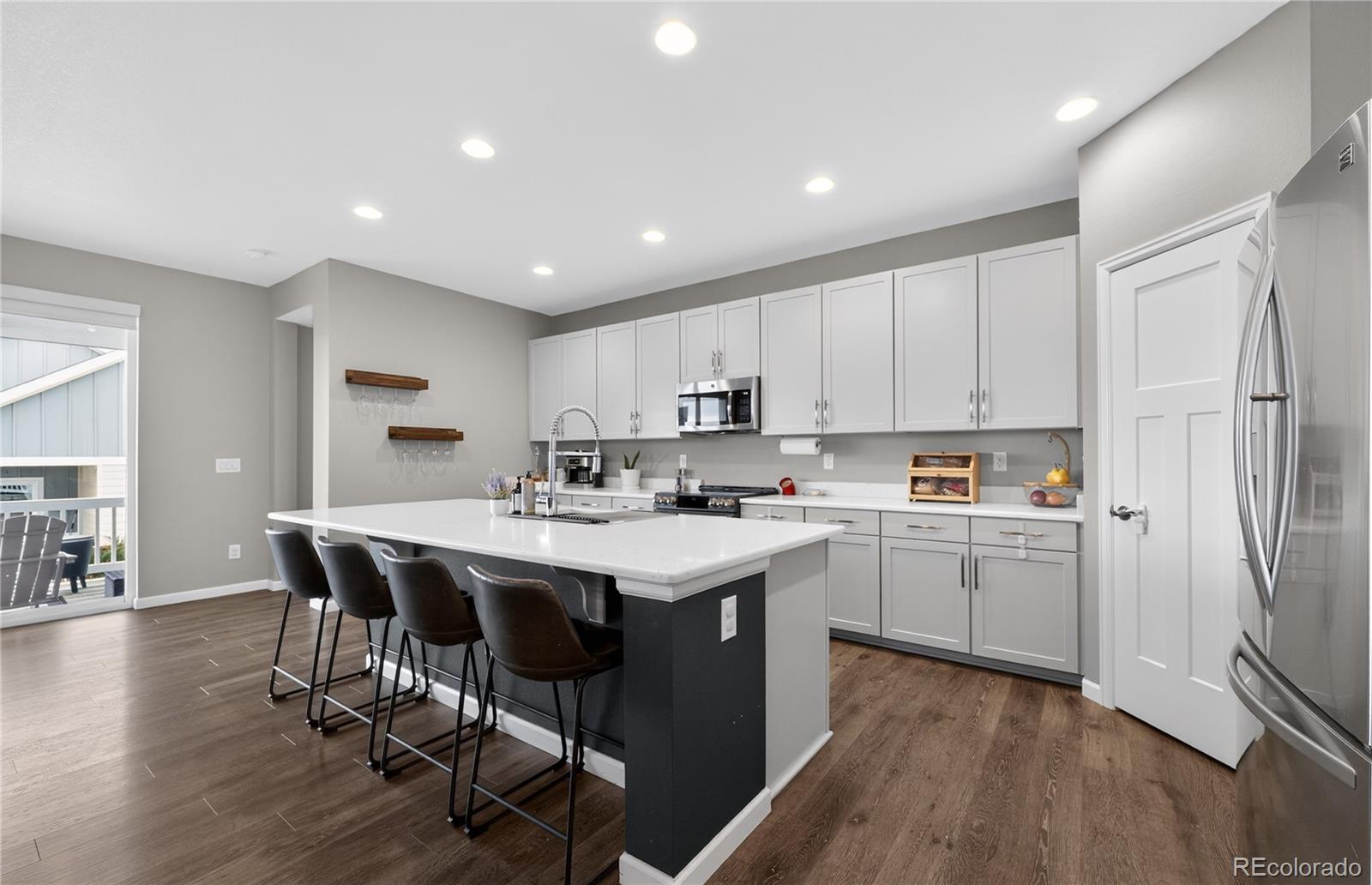 544 W 174th Place