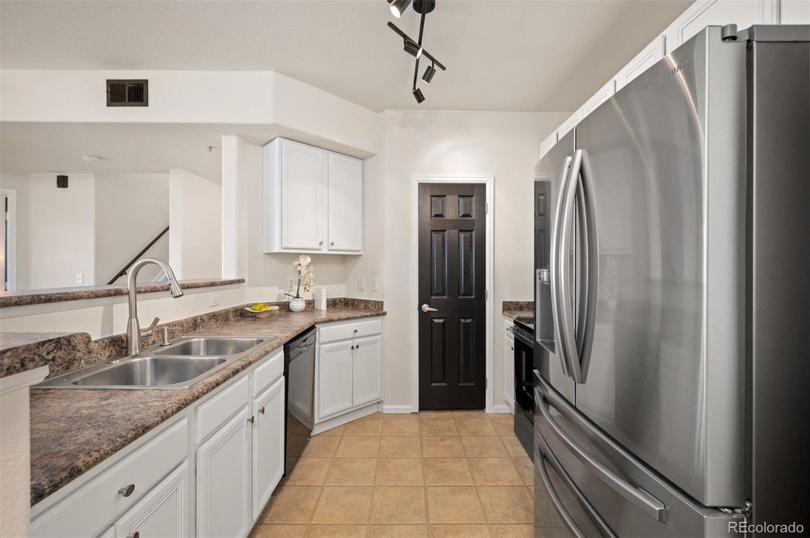 15700 E Jamison Drive Unit: 9-202