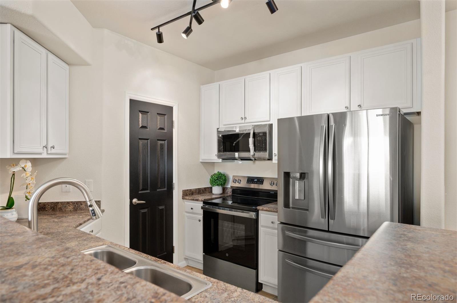 15700 E Jamison Drive Unit: 9-202