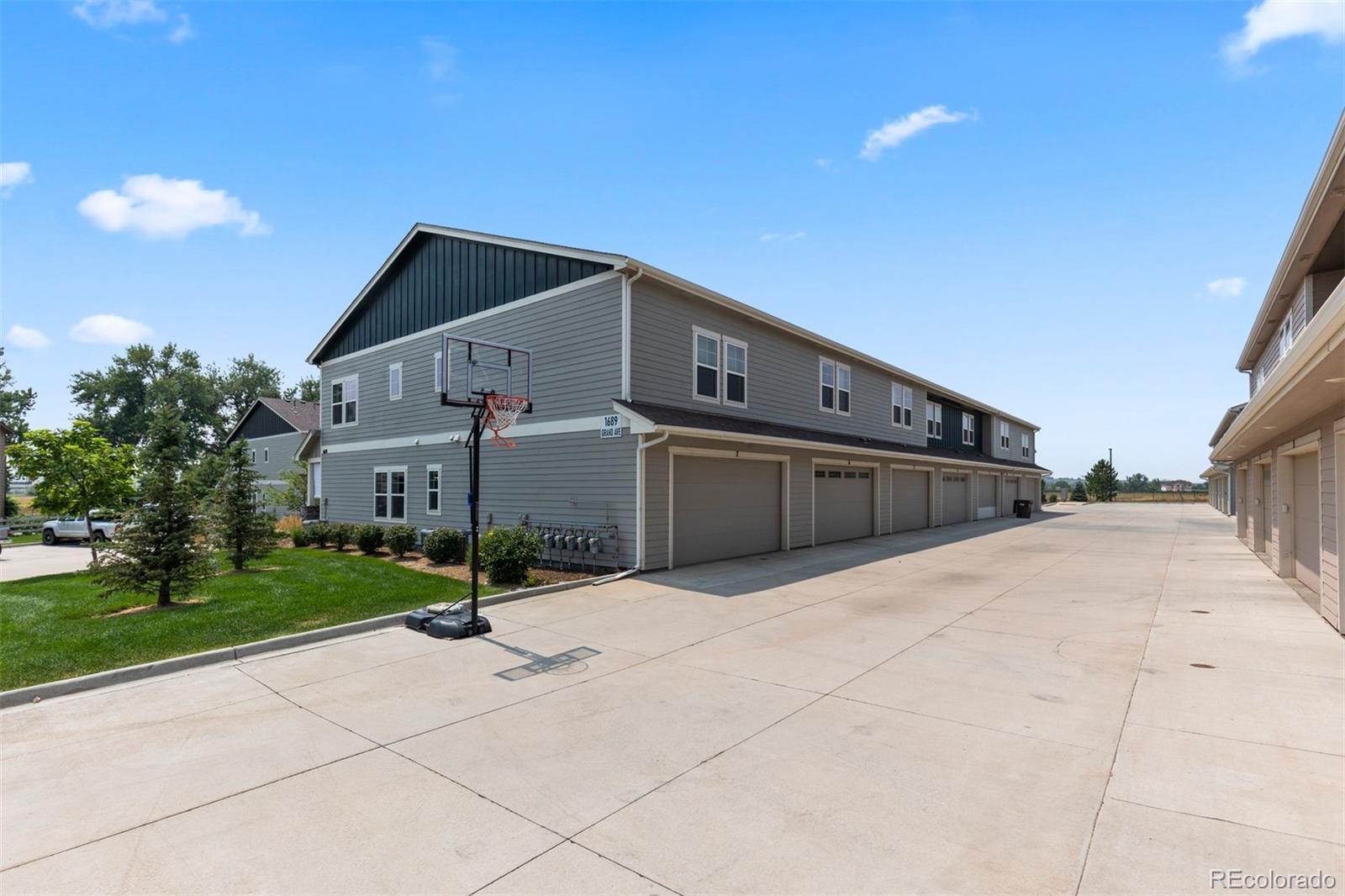 1689 Grand Avenue Unit: 7