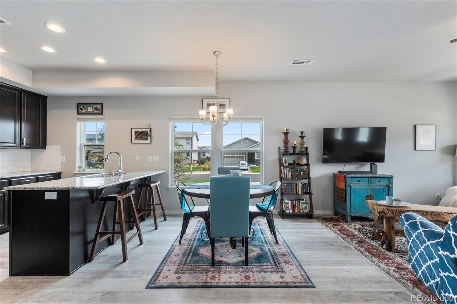 1689 Grand Avenue Unit: 7