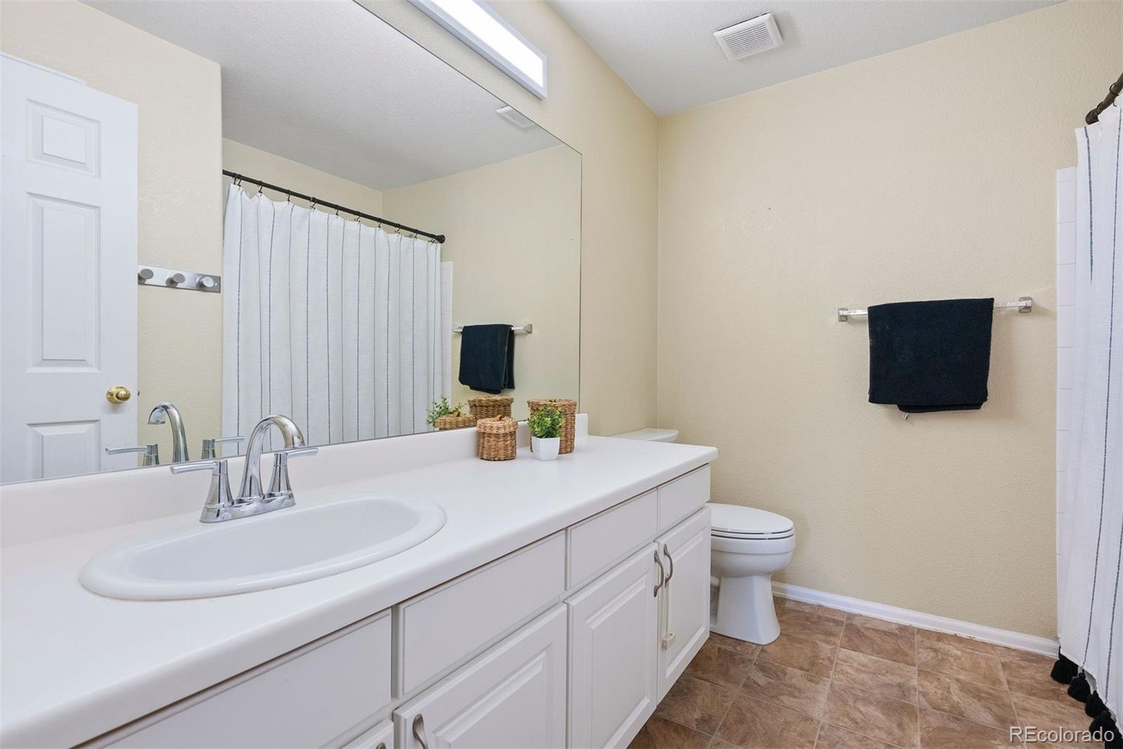 9138 Gale Boulevard Unit: 2