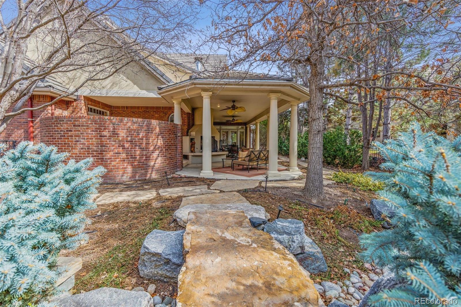 2 Foxtail Circle
