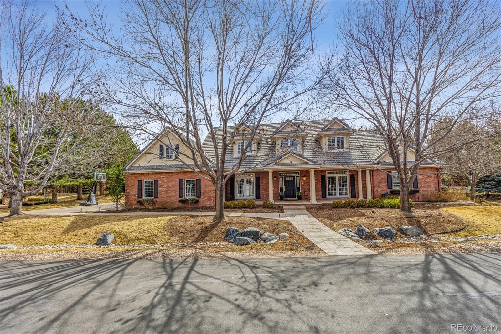 2 Foxtail Circle