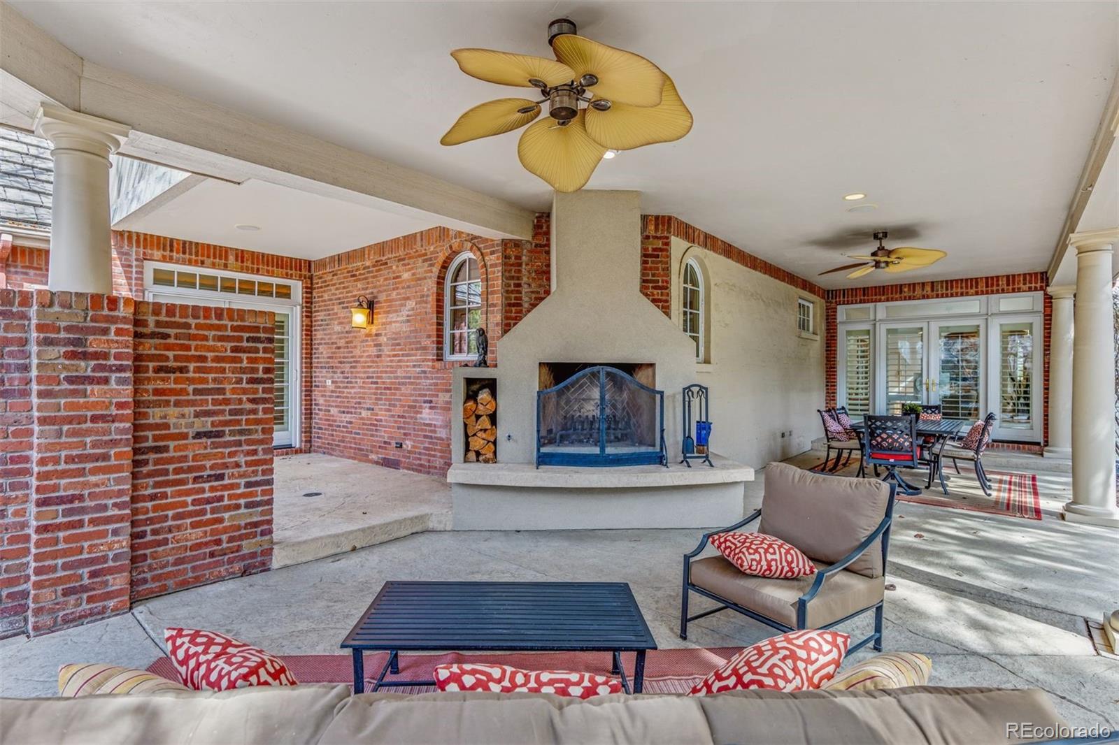 2 Foxtail Circle
