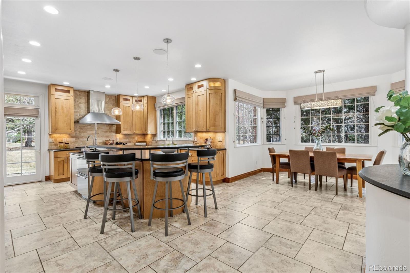 2 Foxtail Circle