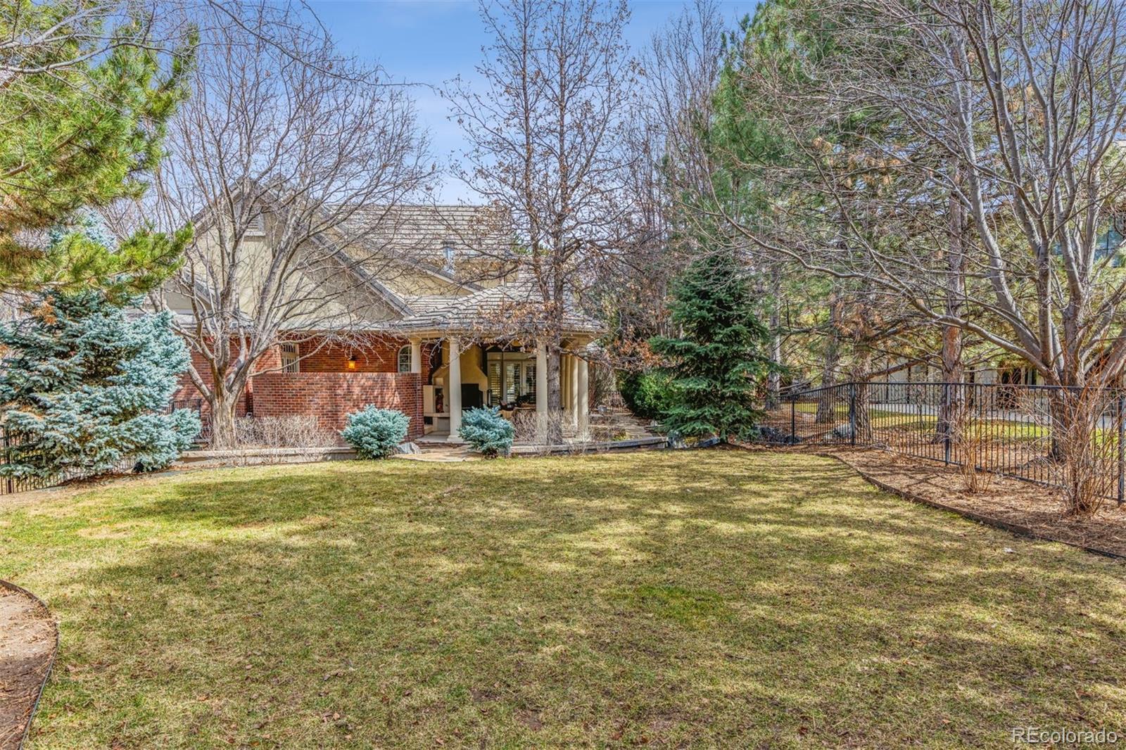 2 Foxtail Circle