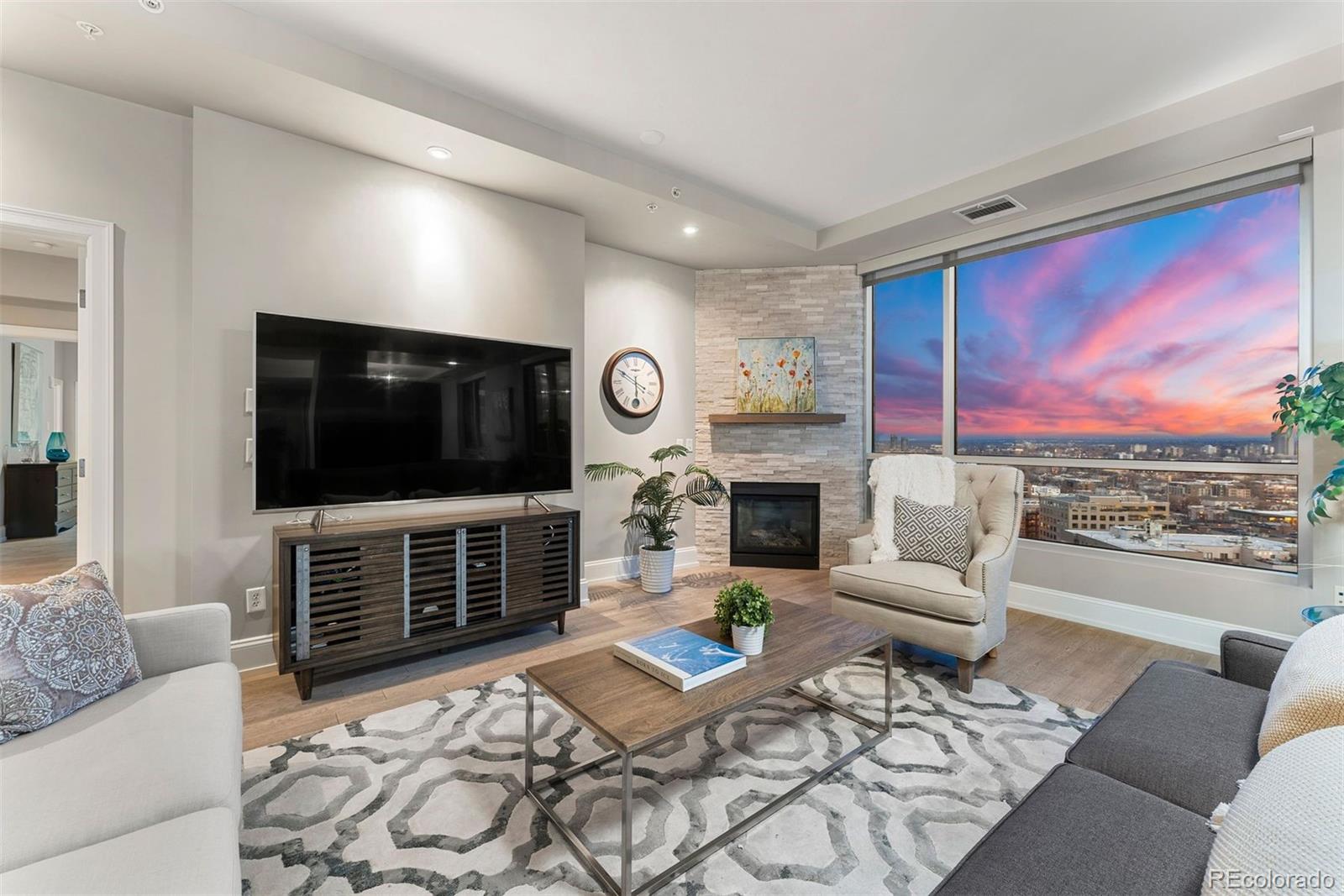 2001 Lincoln Street Unit: 2524