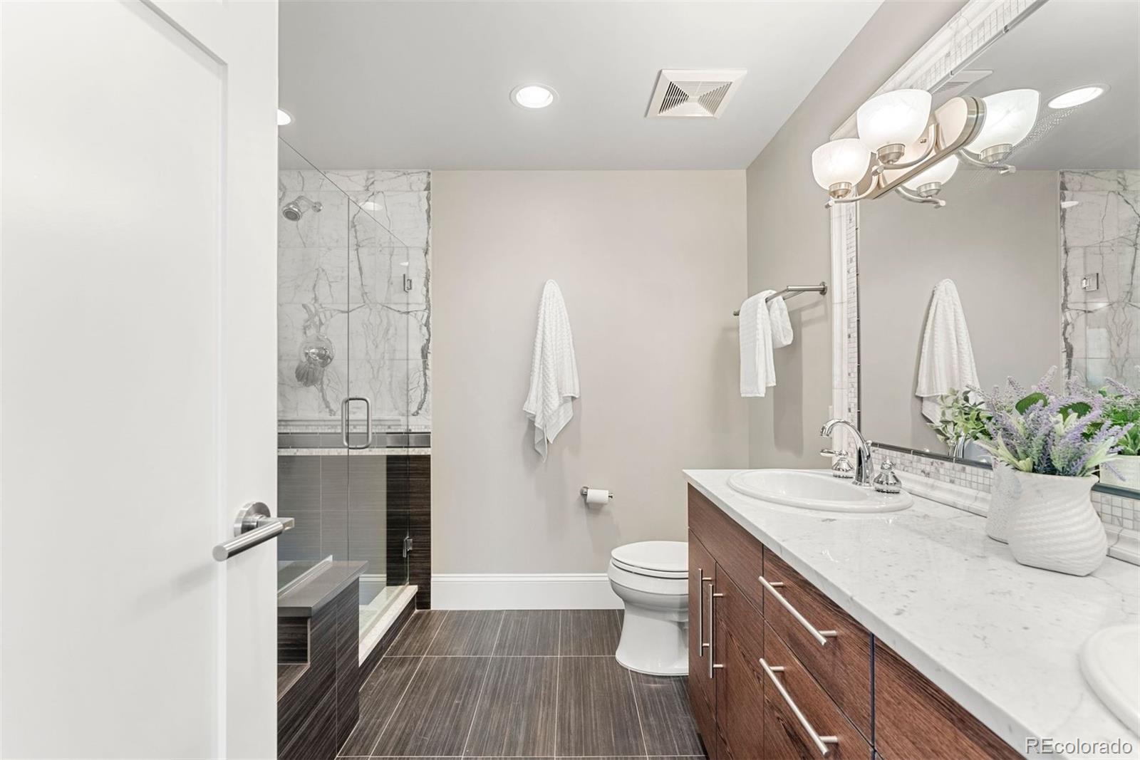 2001 Lincoln Street Unit: 2524