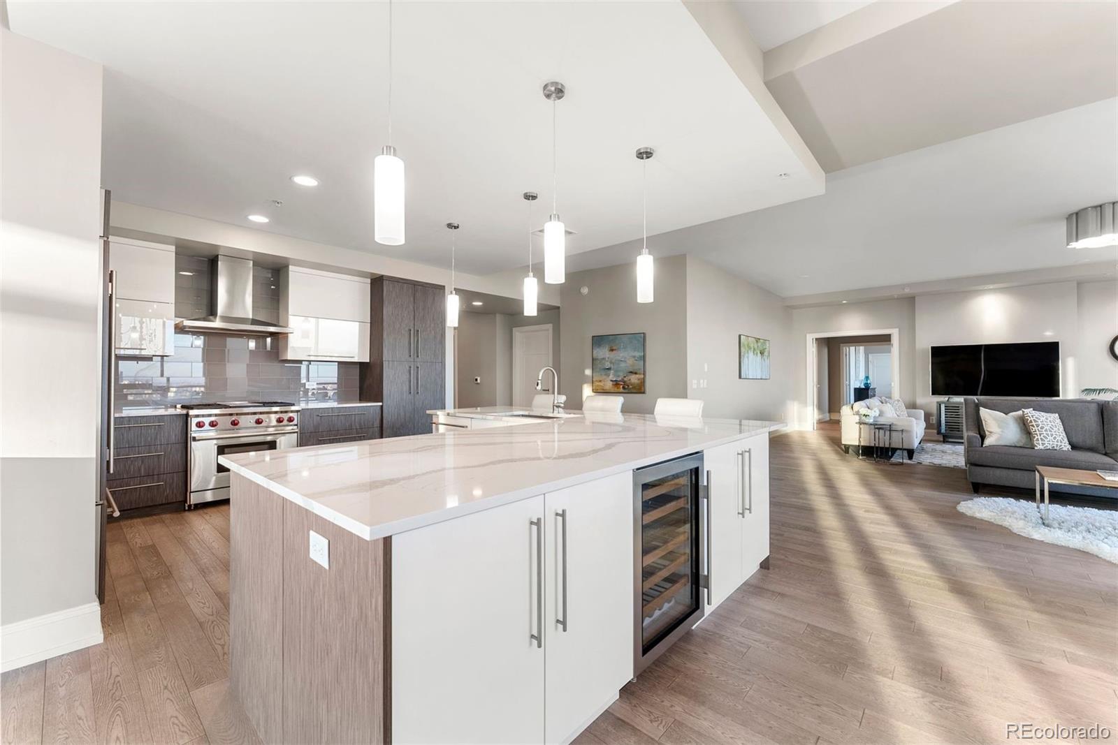 2001 Lincoln Street Unit: 2524