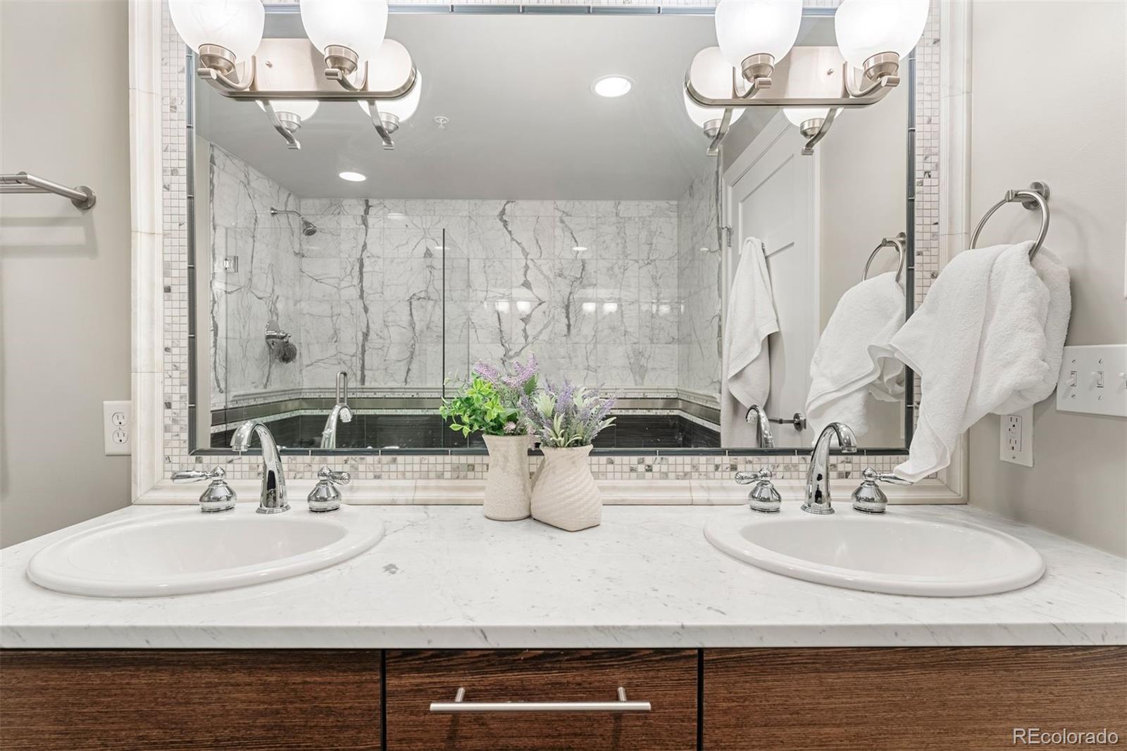 2001 Lincoln Street Unit: 2524