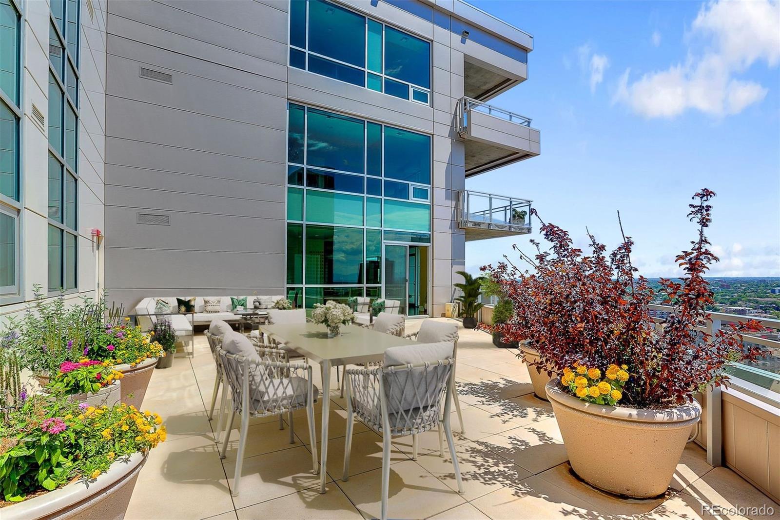 2001 Lincoln Street Unit: 2524