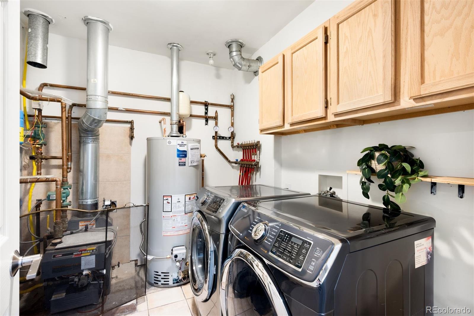 3215 S Fairfax Street