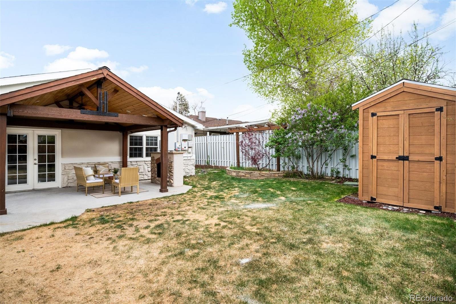 3215 S Fairfax Street