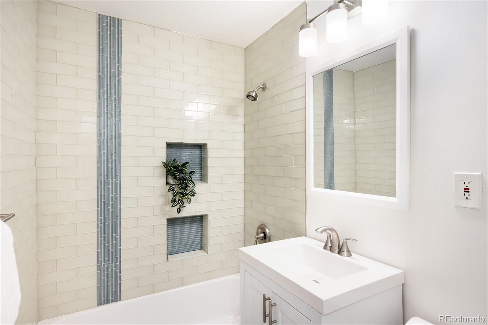 3215 S Fairfax Street