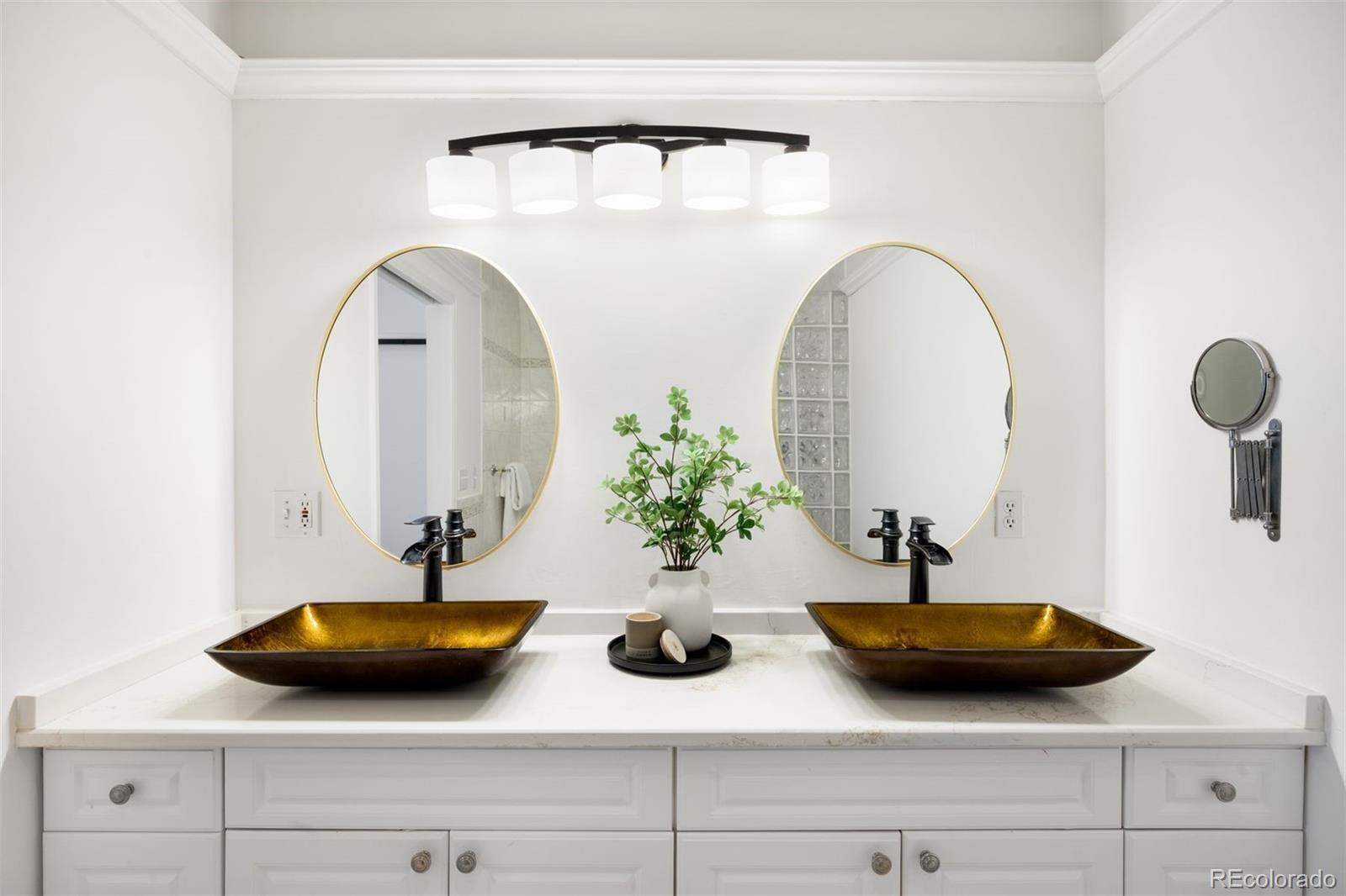 3215 S Fairfax Street