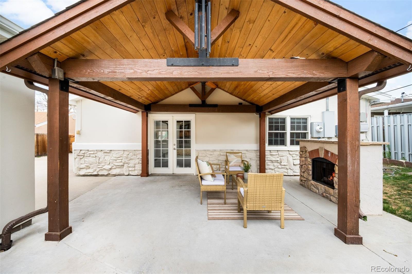 3215 S Fairfax Street