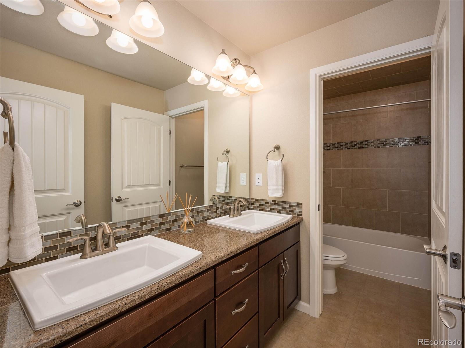 2618 S Kilmer Court