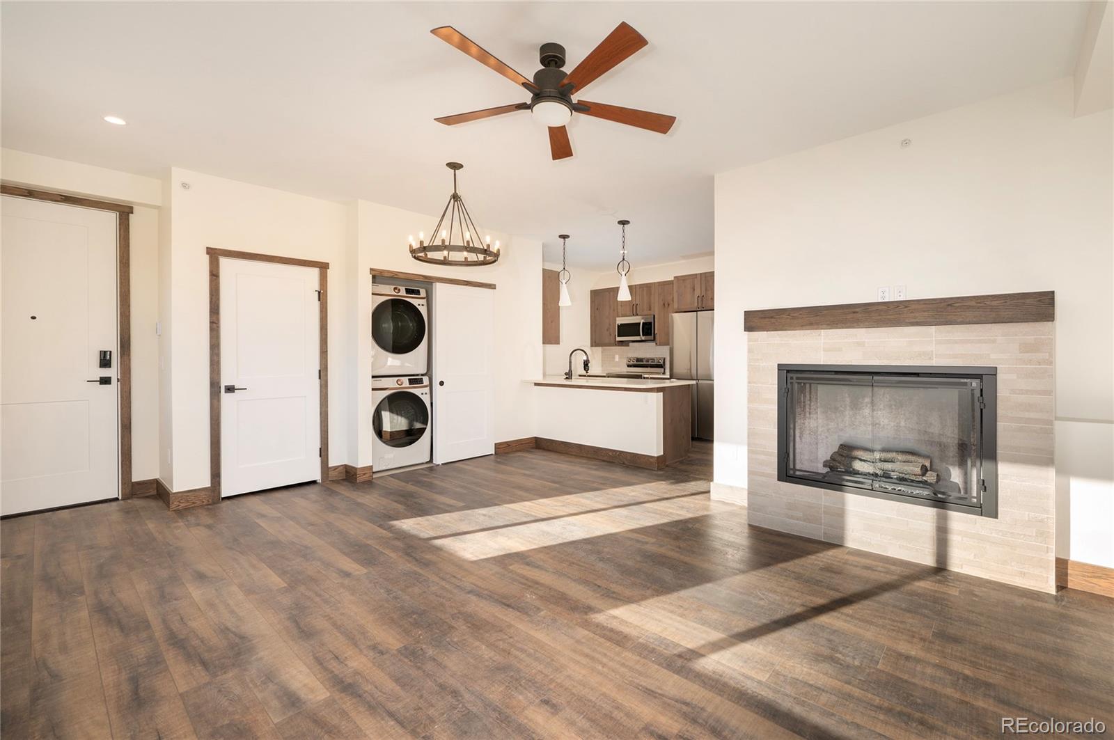 261 W Meadow Mile Unit: 4