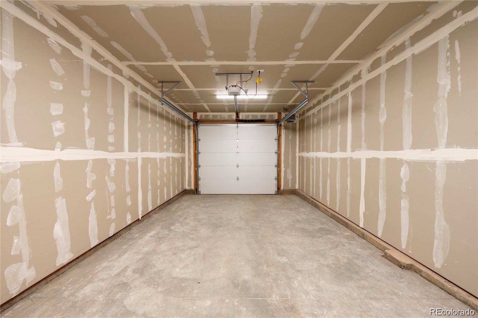 261 W Meadow Mile Unit: 4