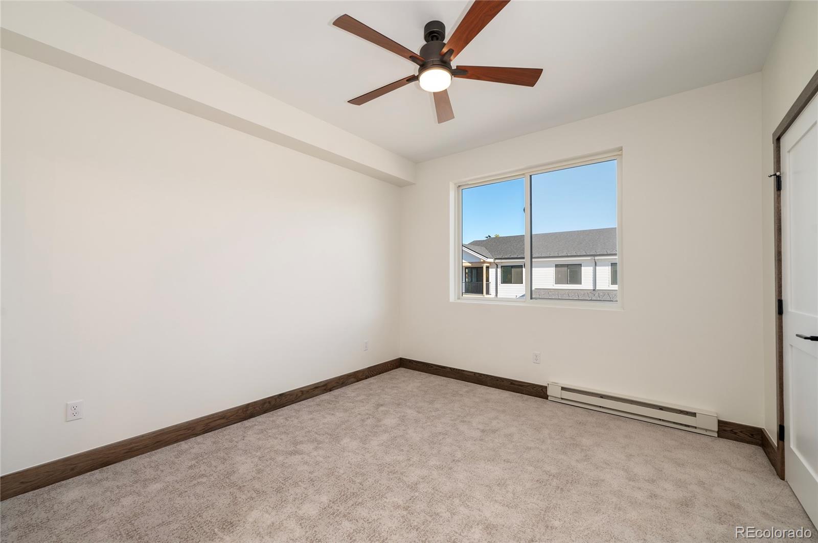 261 W Meadow Mile Unit: 4