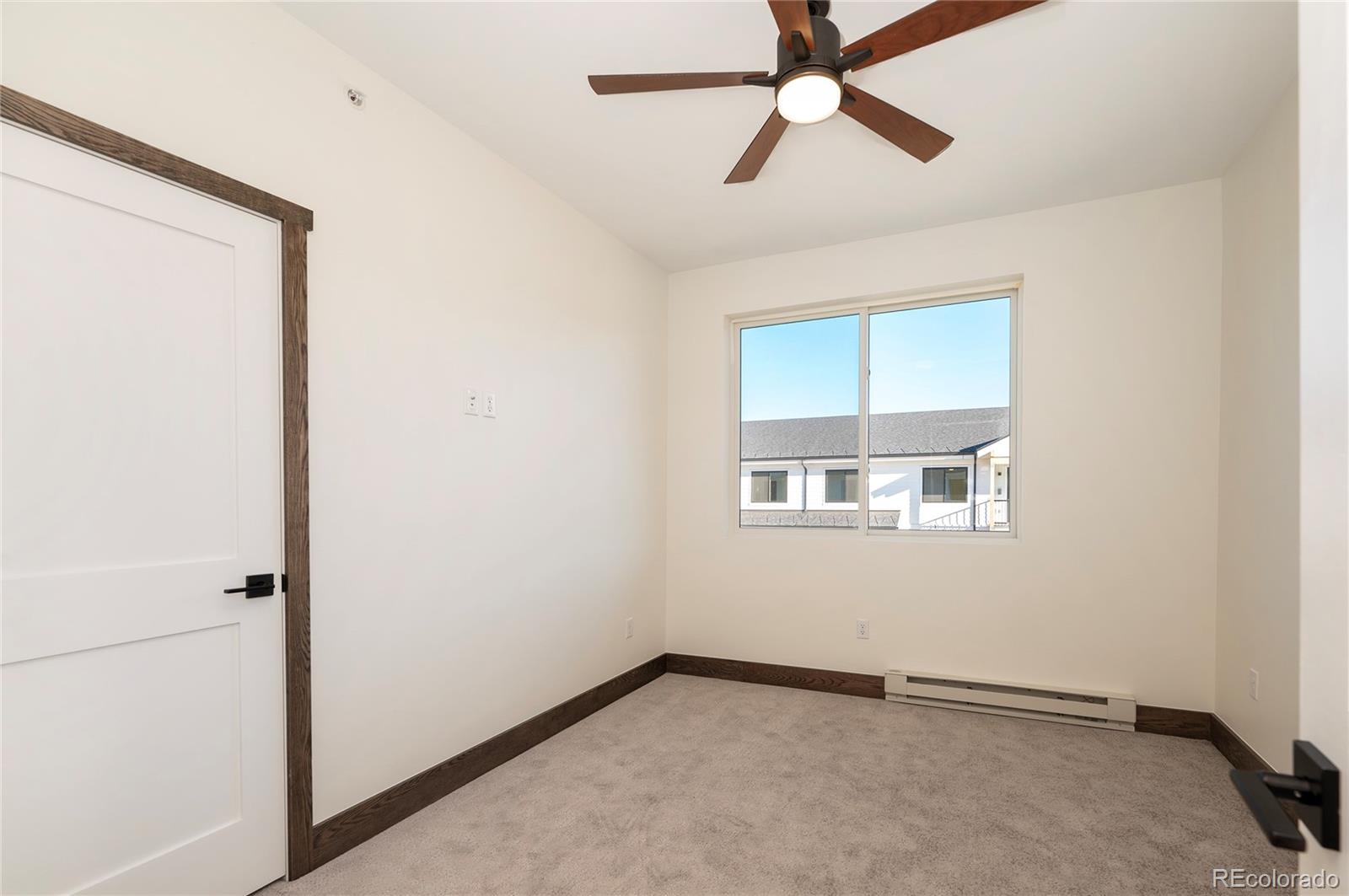 261 W Meadow Mile Unit: 4
