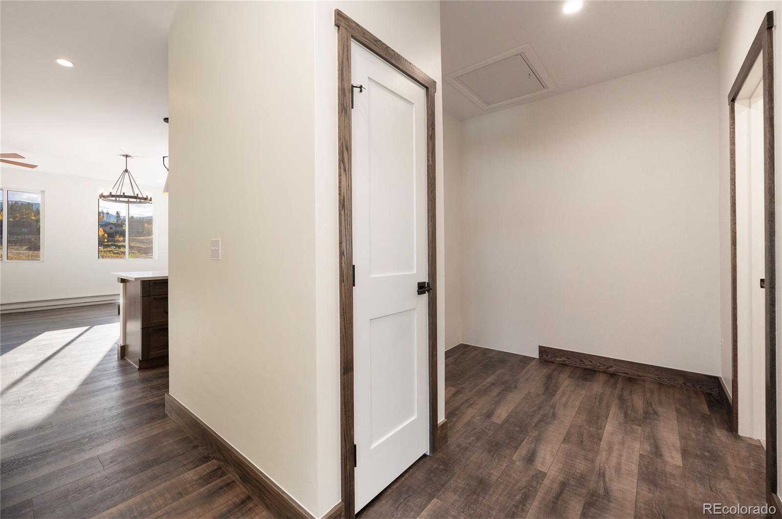 261 W Meadow Mile Unit: 4