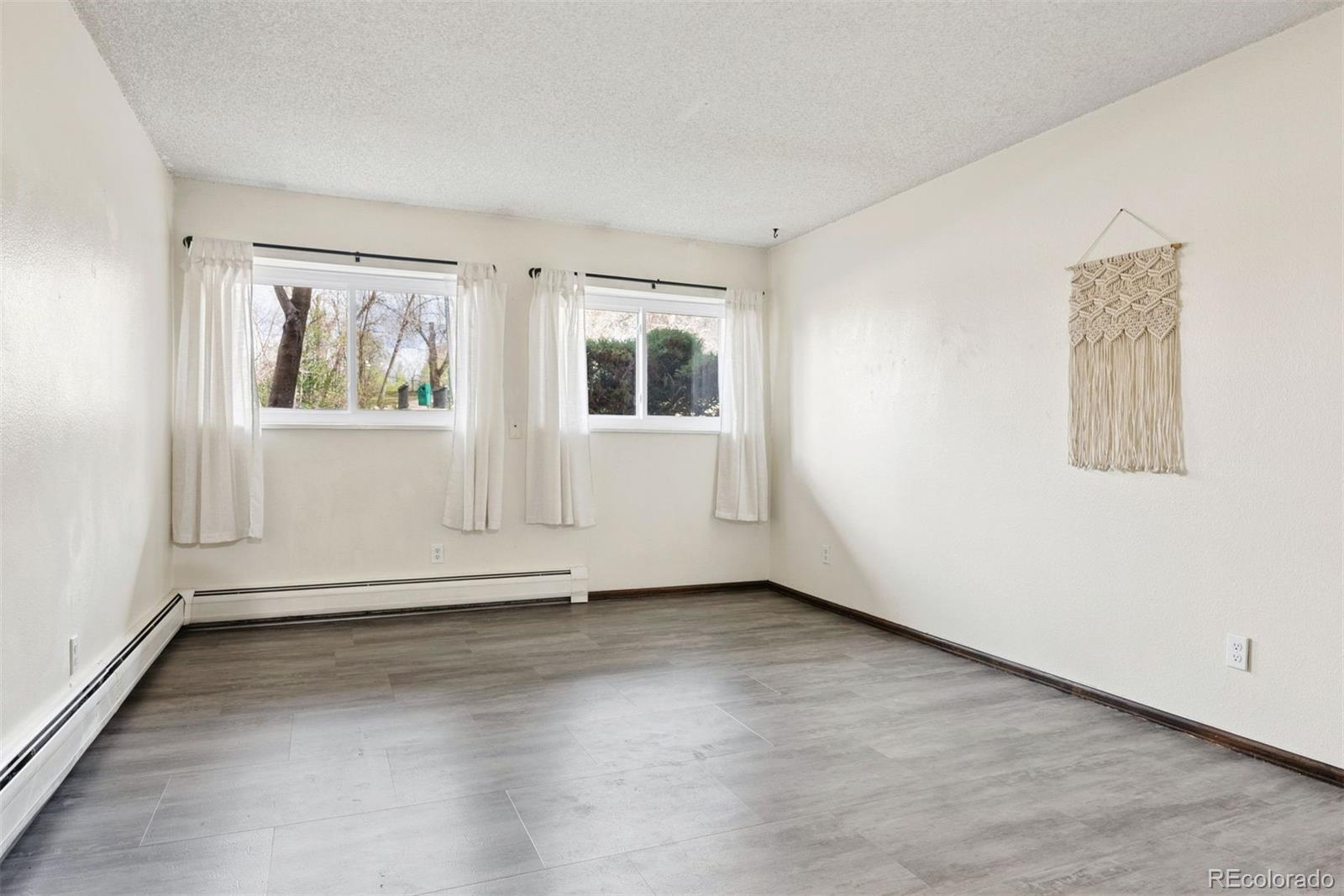 1300 Golden Circle Unit: 104