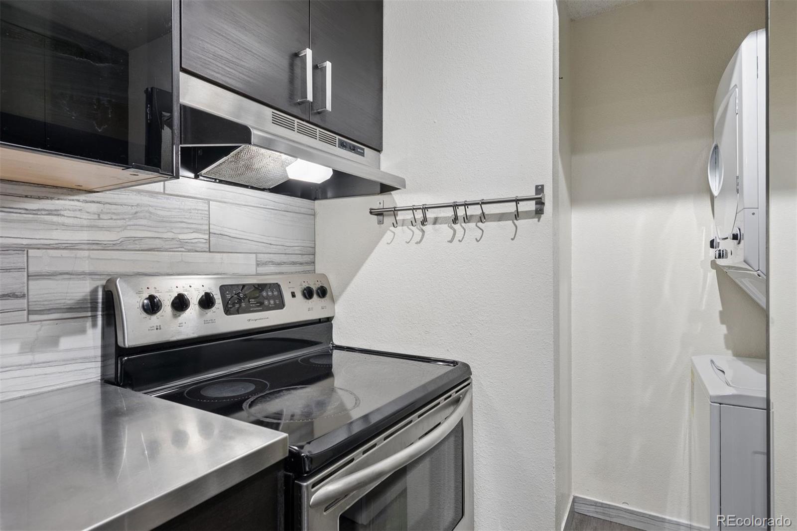 1300 Golden Circle Unit: 104