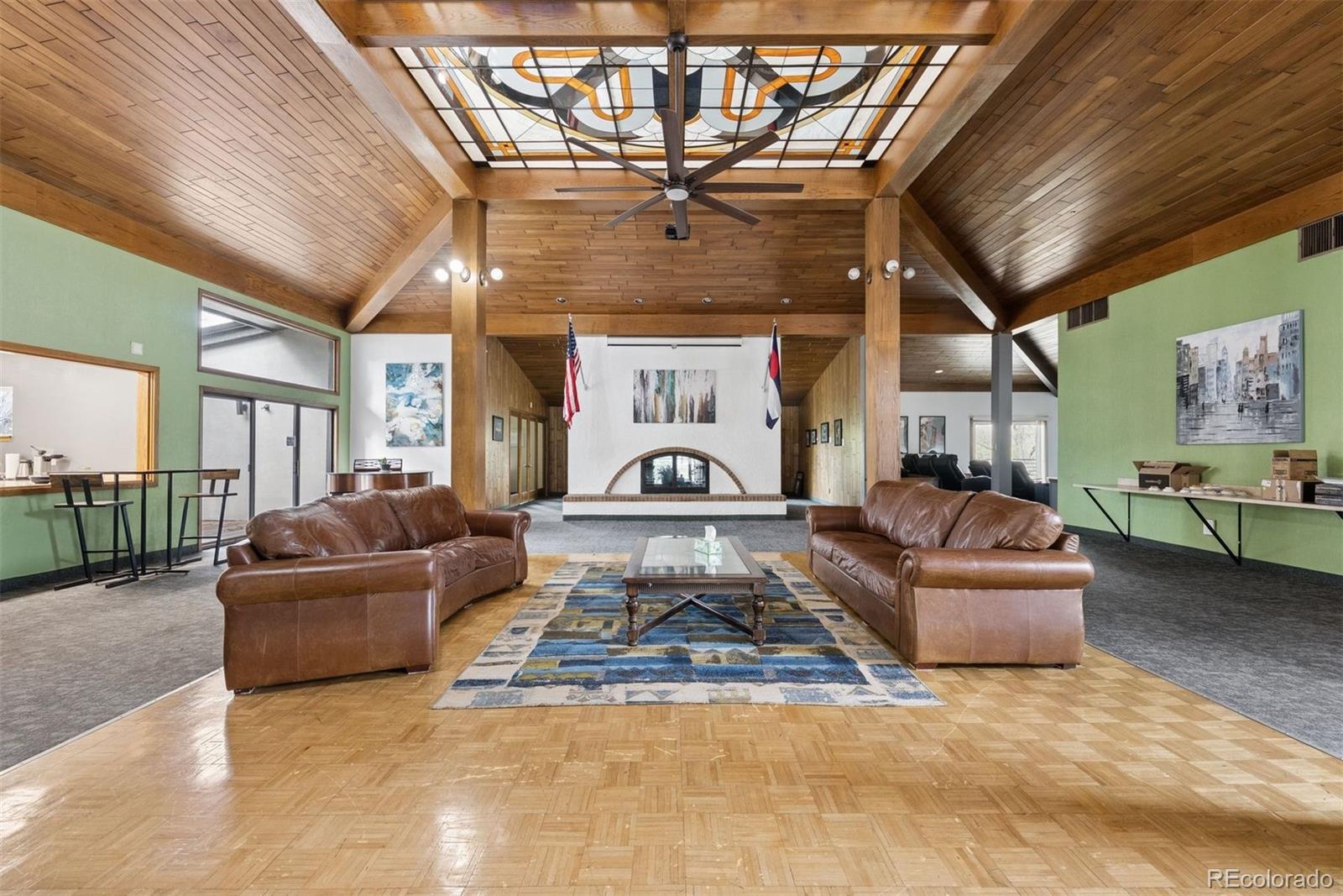 1300 Golden Circle Unit: 104