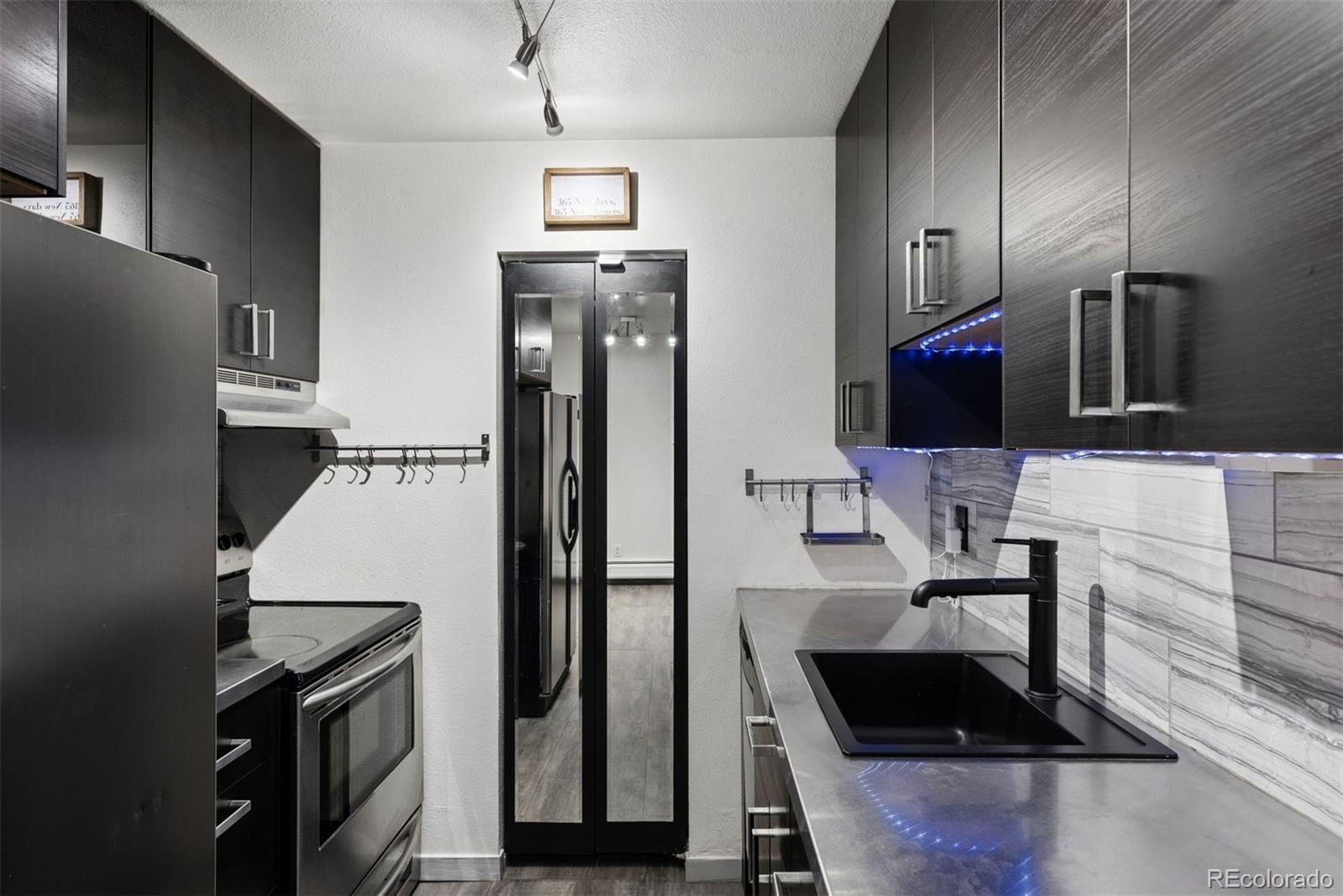 1300 Golden Circle Unit: 104