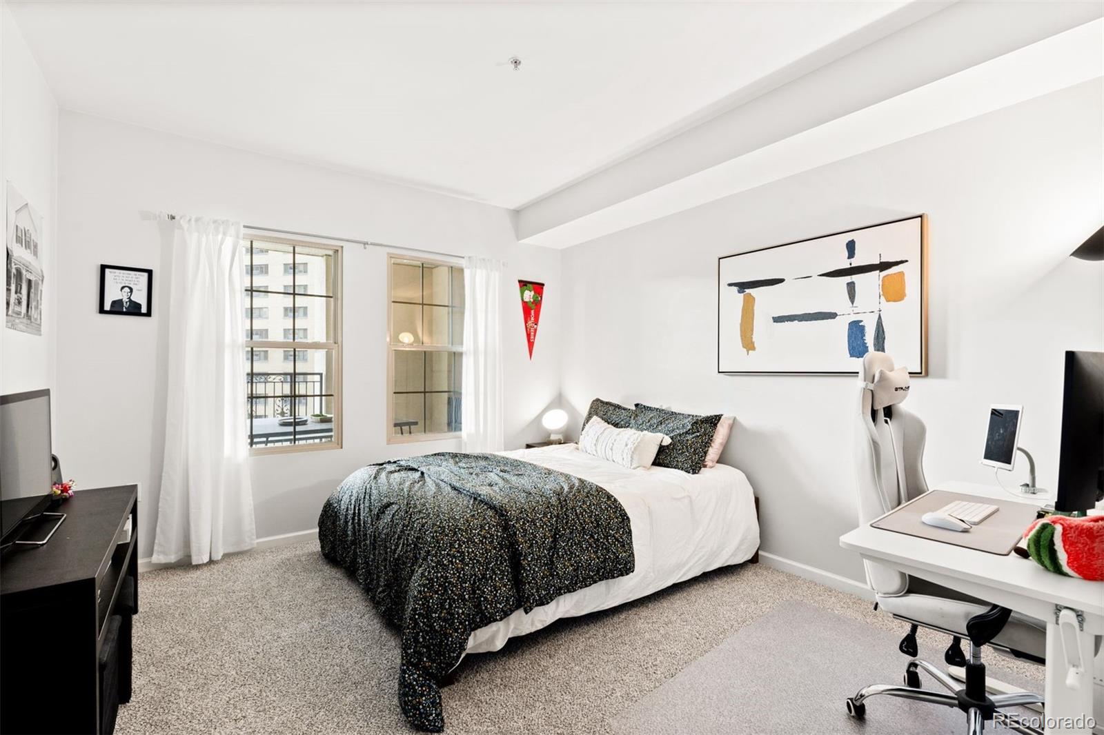 925 N Lincoln Street Unit: 4B