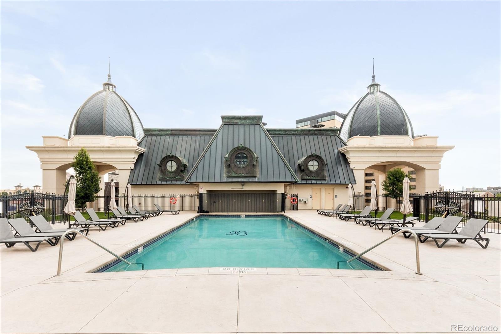 925 N Lincoln Street Unit: 4B