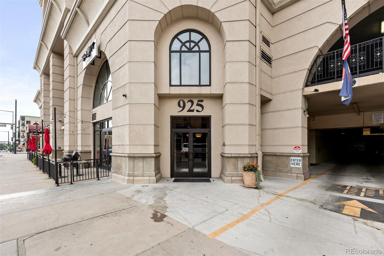 925 N Lincoln Street Unit: 4B