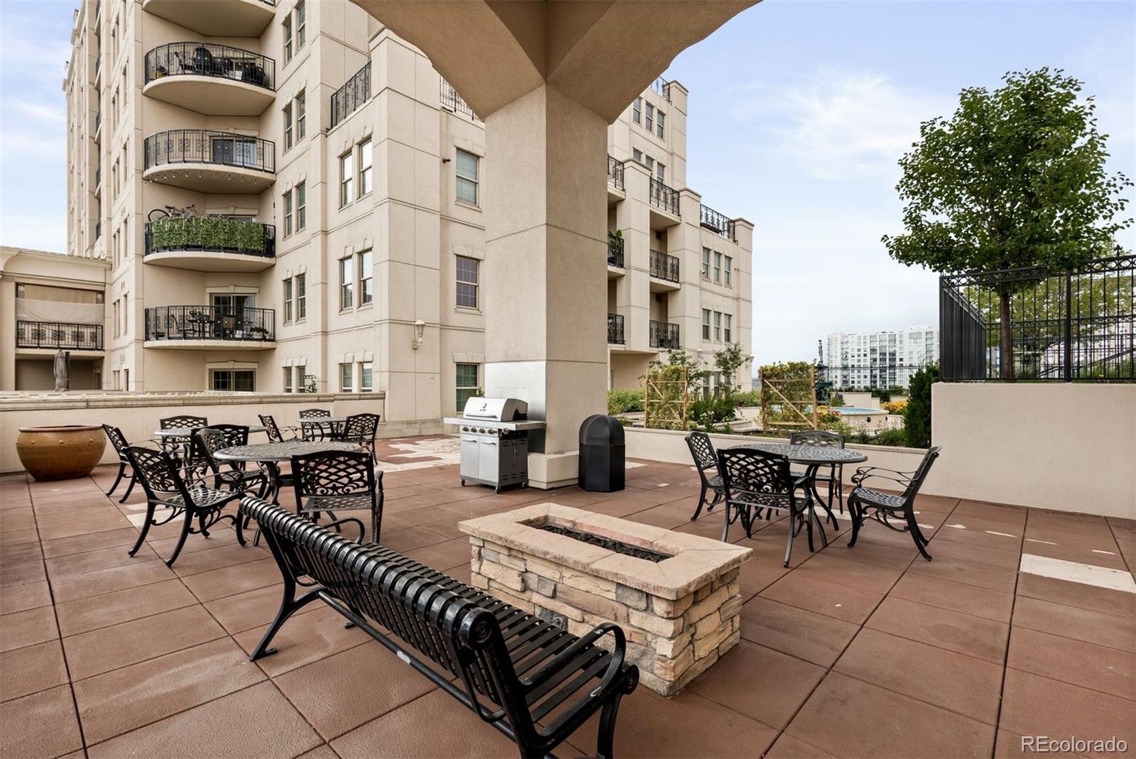 925 N Lincoln Street Unit: 4B