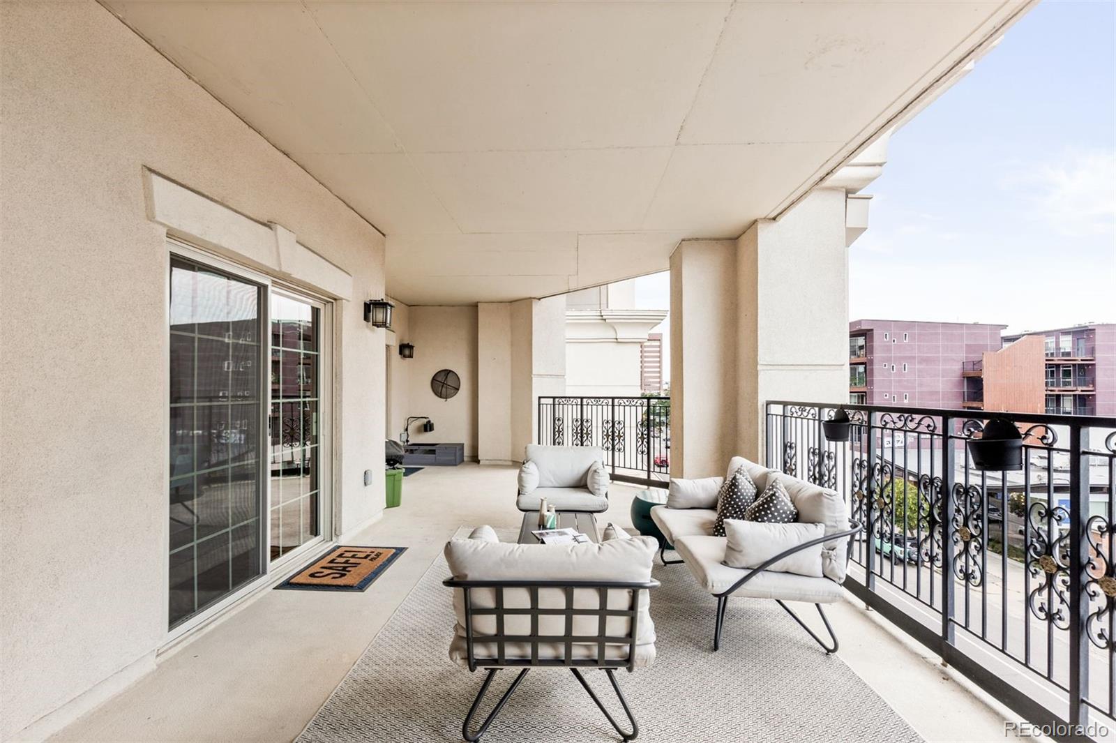 925 N Lincoln Street Unit: 4B