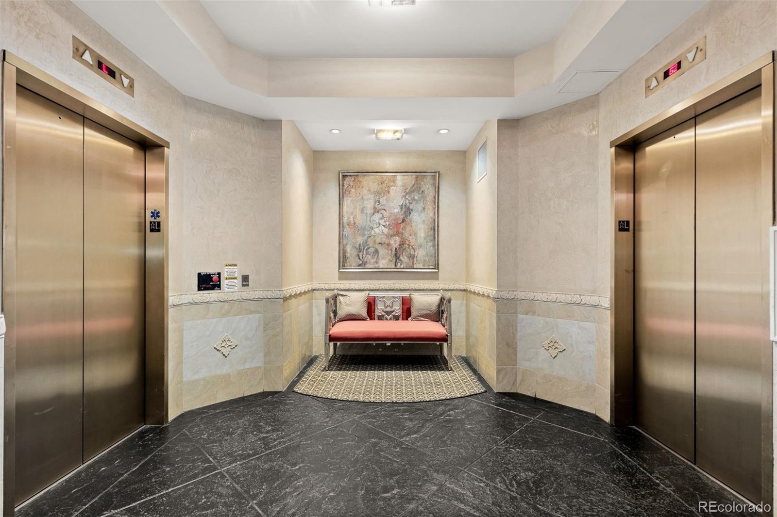 925 N Lincoln Street Unit: 4B