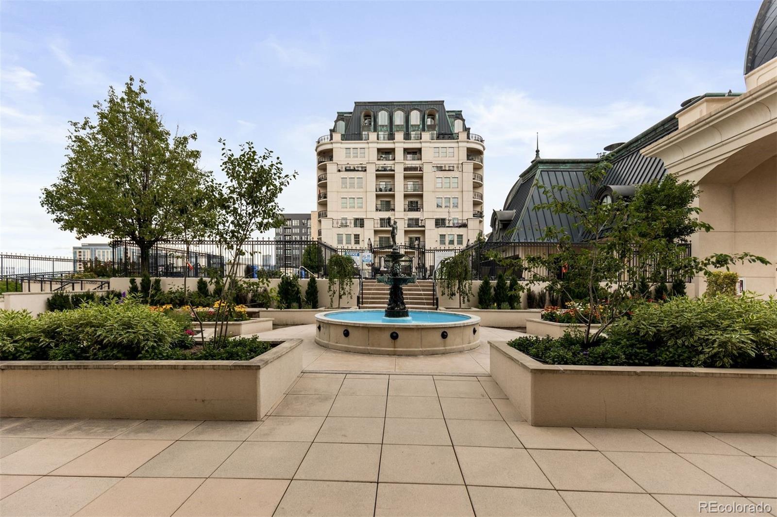 925 N Lincoln Street Unit: 4B