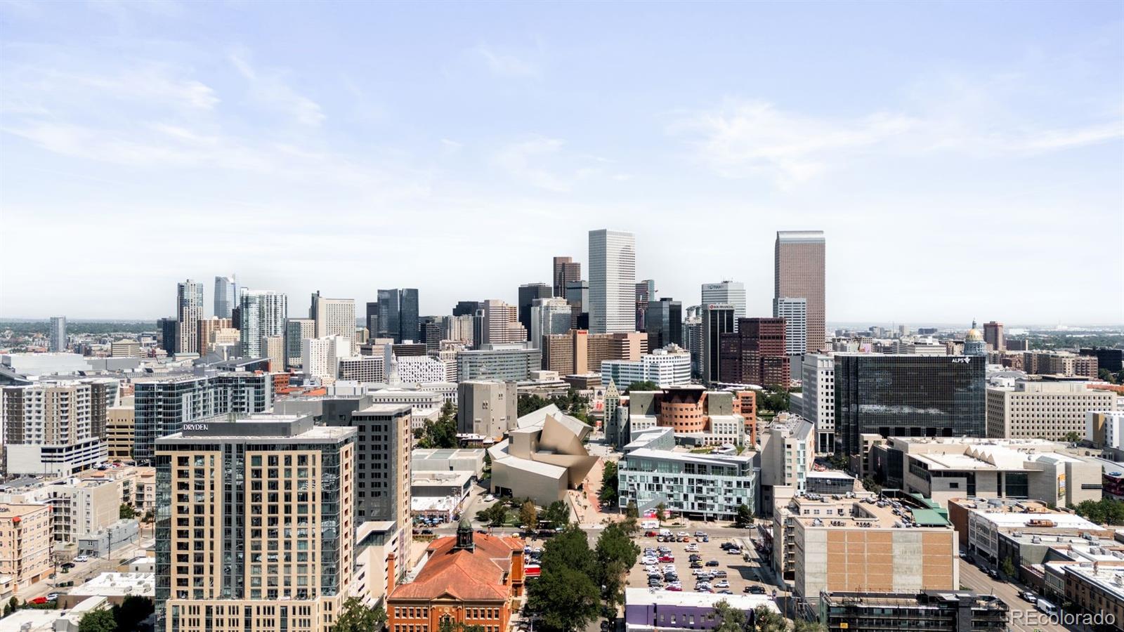 925 N Lincoln Street Unit: 4B