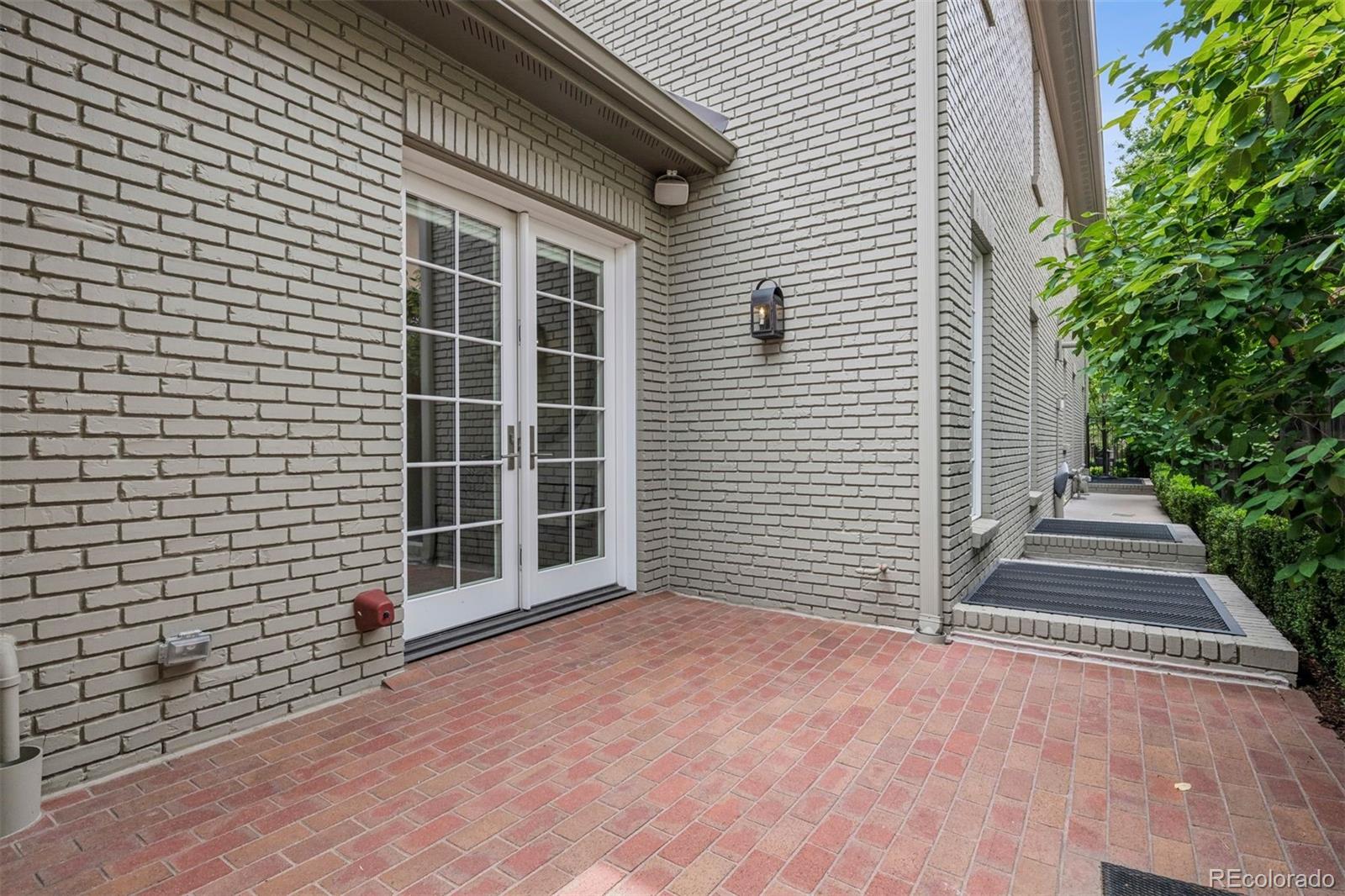 450 Steele Street