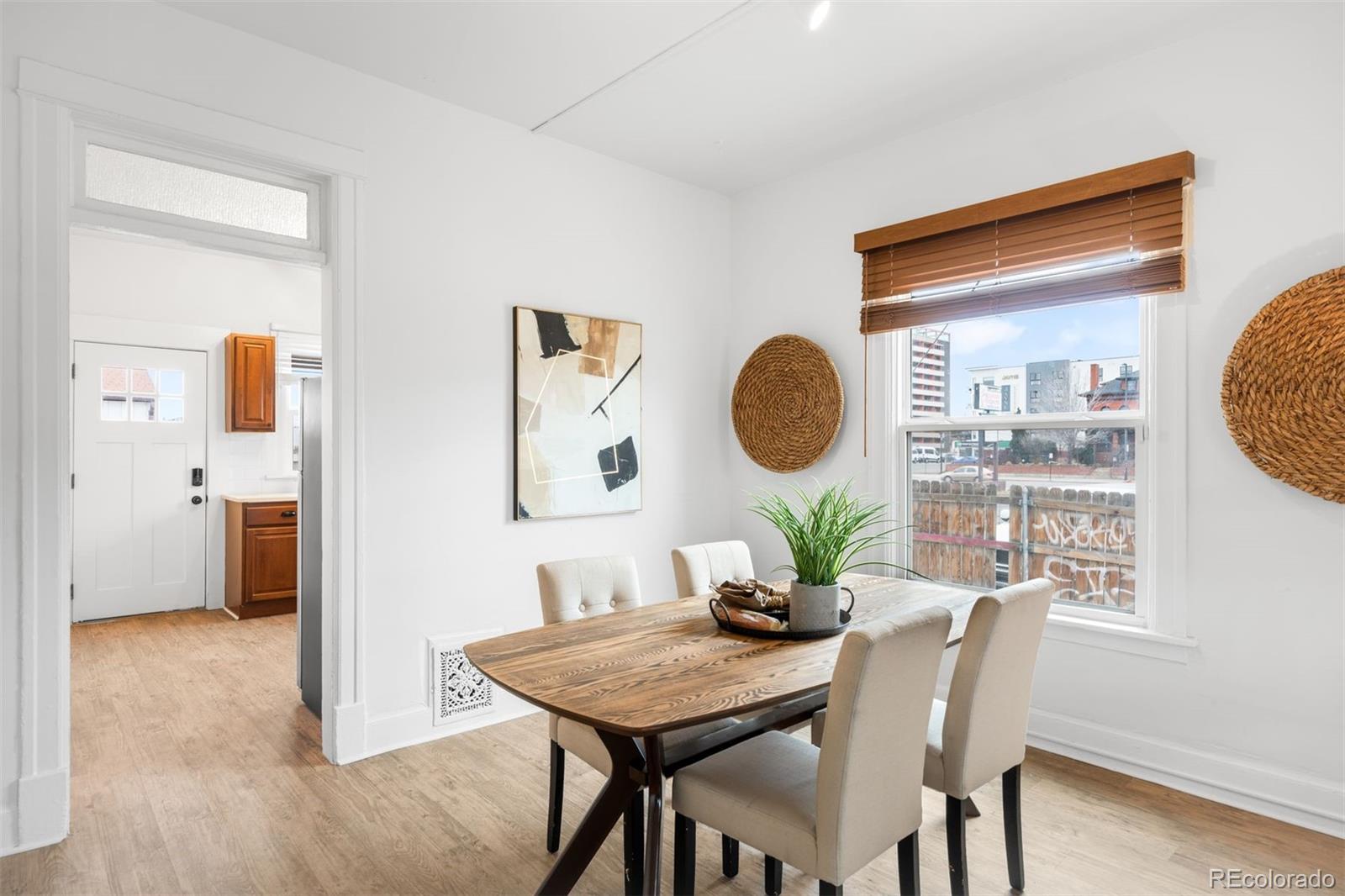 20 E 4th Avenue