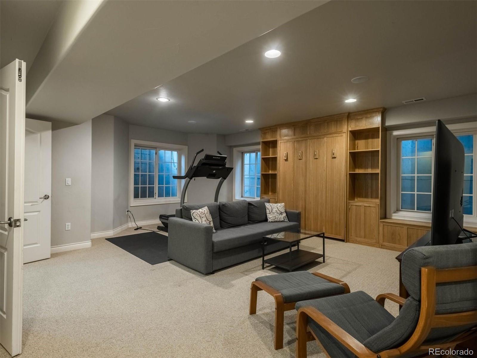 9 Foxtail Circle