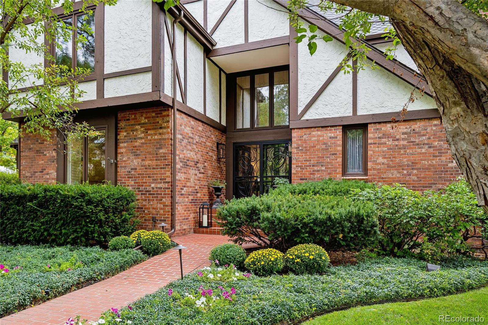 16 Polo Field Lane