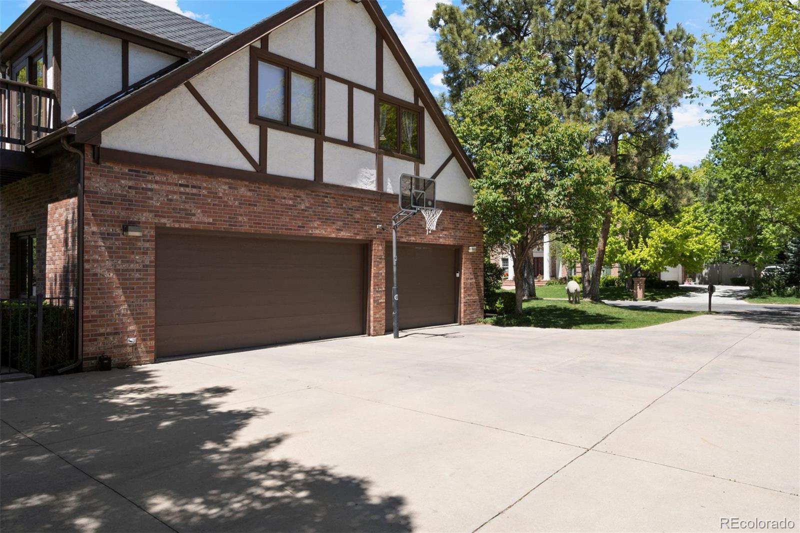 16 Polo Field Lane