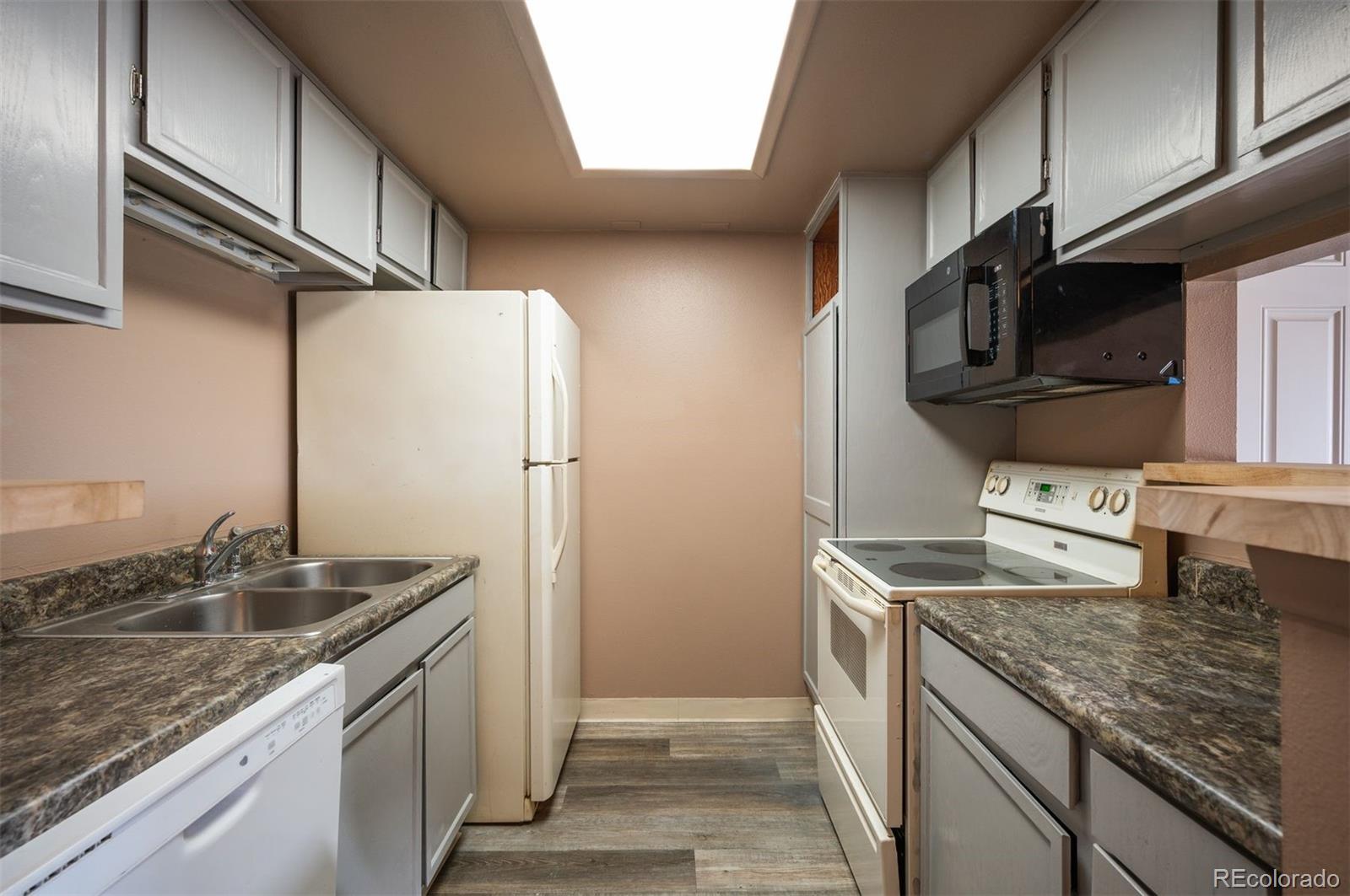 18301 E Kepner Place Unit: 204