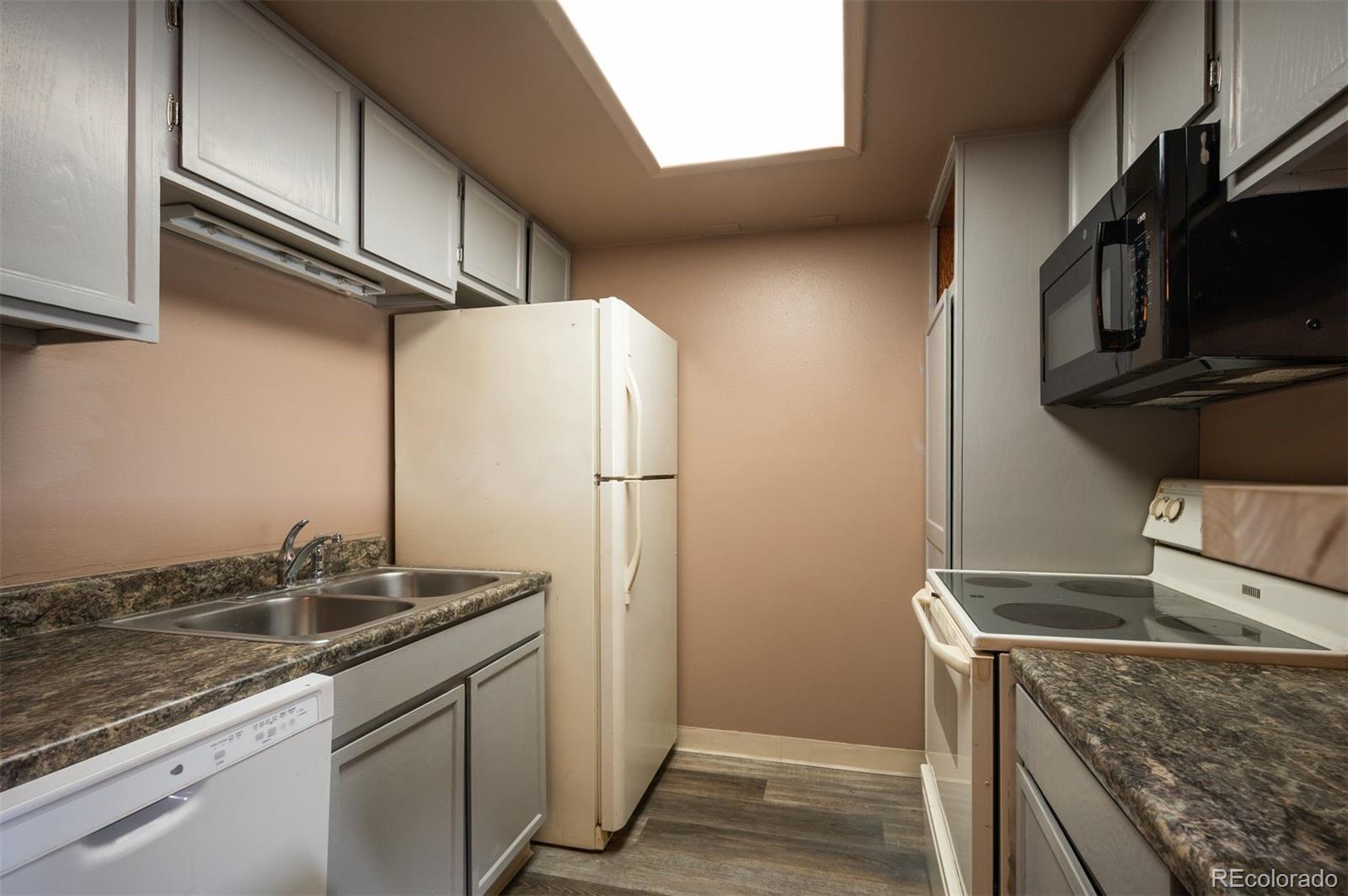 18301 E Kepner Place Unit: 204