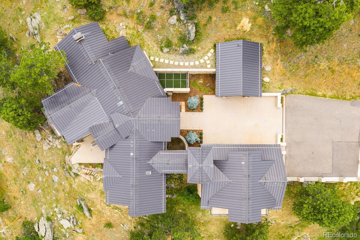 1090 Twisted Pine Road