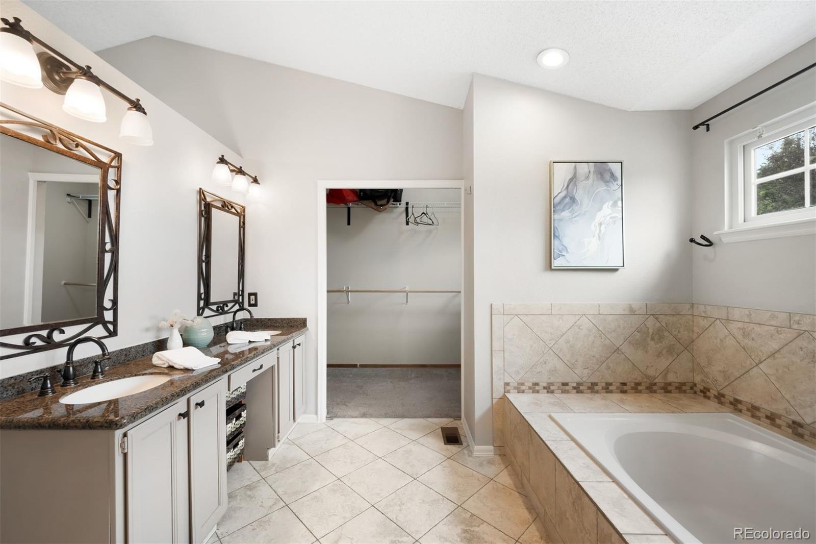 8288 W Chestnut Avenue