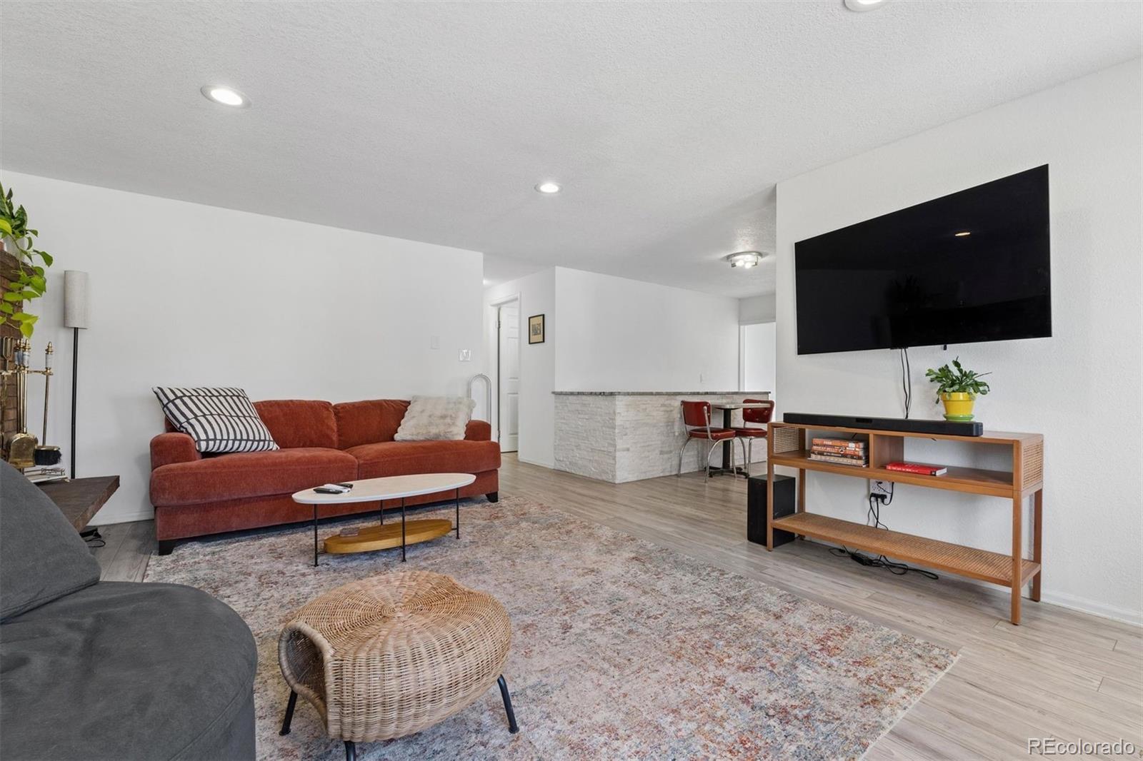 604 W 9th Street